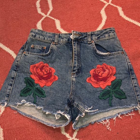 Top shop mom rose embroidered jean shorts - Picture 1 of 4